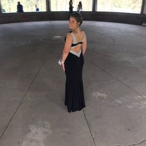 BEAUTIFUL prom dress!!